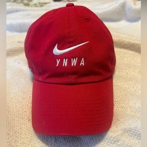 Nike YNWA Liverpool hat - red.